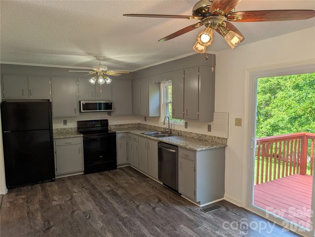 3822 Newhall Drive NW, Conover, NC 28613