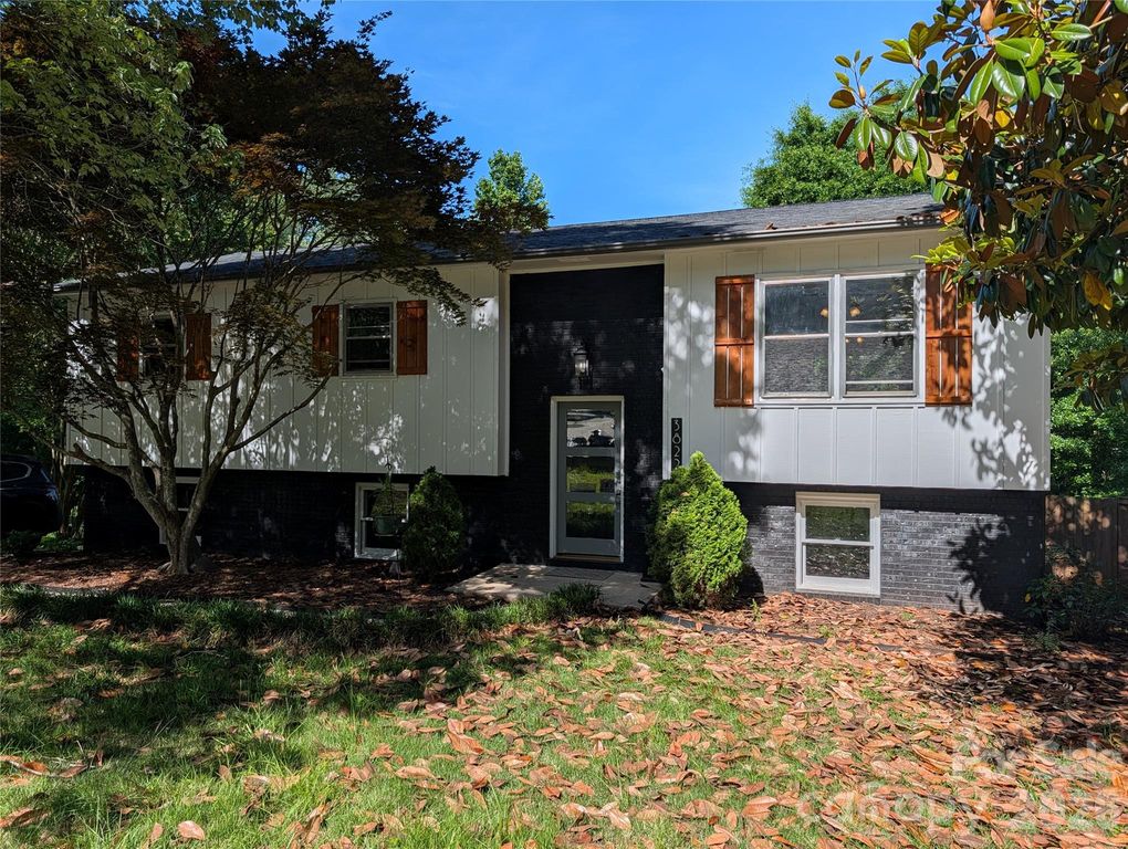3822 Newhall Drive NW, Conover, NC 28613