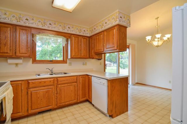 1518 COMMANCHE DRIVE, Green Bay, WI 54313