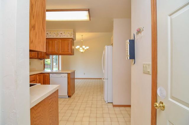 1518 COMMANCHE DRIVE, Green Bay, WI 54313