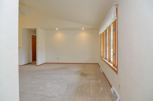 1518 COMMANCHE DRIVE, Green Bay, WI 54313