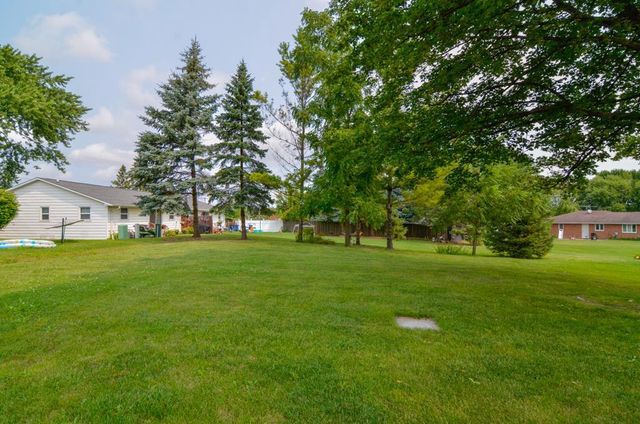 1518 COMMANCHE DRIVE, Green Bay, WI 54313