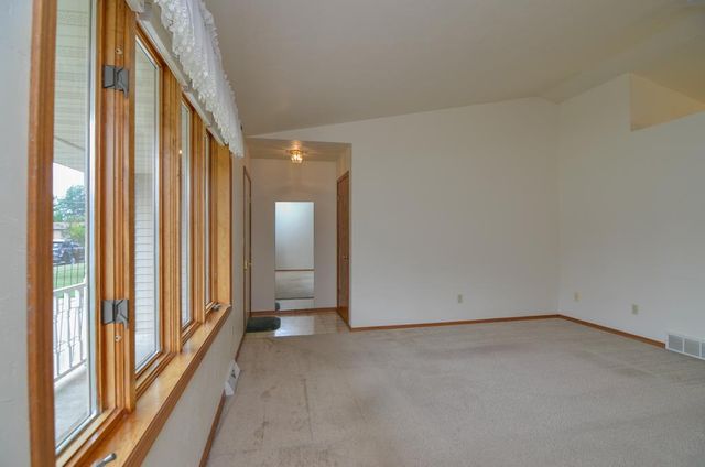 1518 COMMANCHE DRIVE, Green Bay, WI 54313