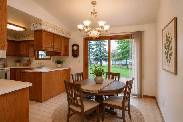 1518 COMMANCHE DRIVE, Green Bay, WI 54313