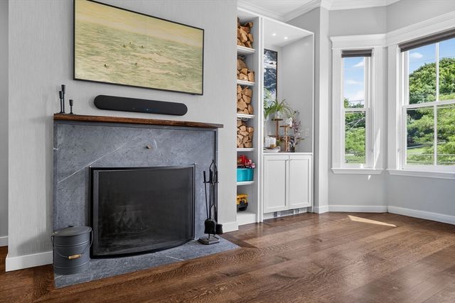 17 Thomas Park 2, Boston, MA 02127