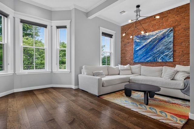 17 Thomas Park 2, Boston, MA 02127