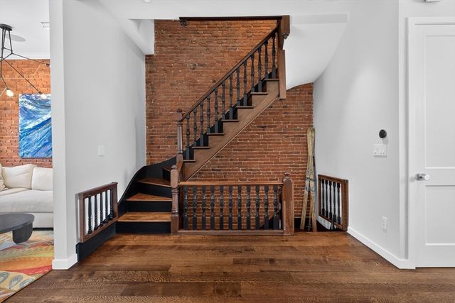 17 Thomas Park 2, Boston, MA 02127
