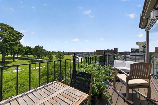 17 Thomas Park 2, Boston, MA 02127