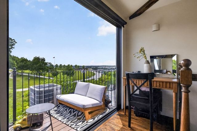 17 Thomas Park 2, Boston, MA 02127