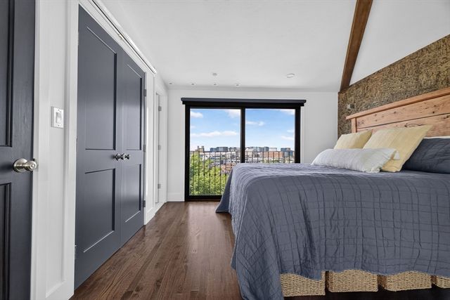 17 Thomas Park 2, Boston, MA 02127