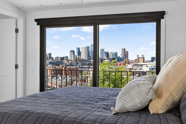 17 Thomas Park 2, Boston, MA 02127