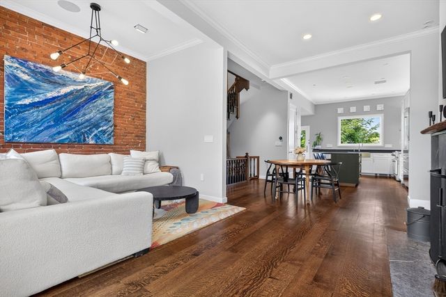 17 Thomas Park 2, Boston, MA 02127