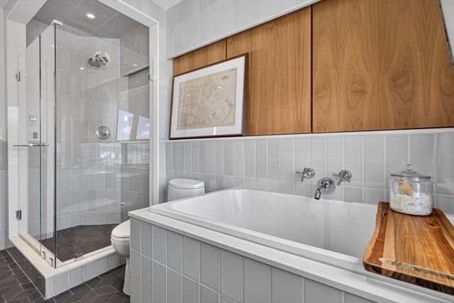 17 Thomas Park 2, Boston, MA 02127