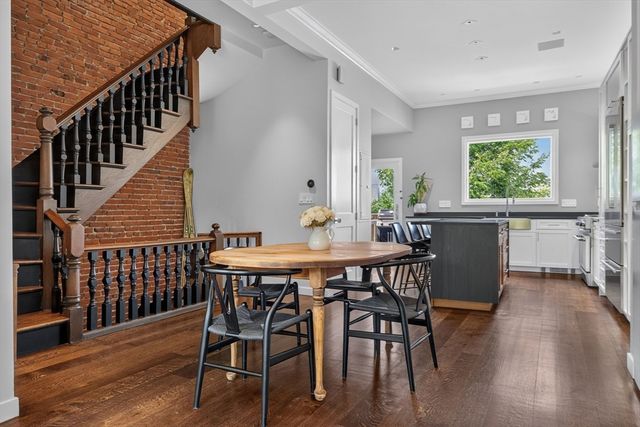 17 Thomas Park 2, Boston, MA 02127