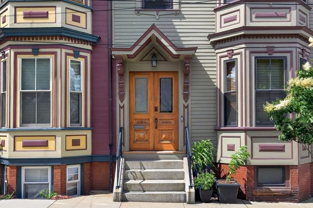 17 Thomas Park 2, Boston, MA 02127