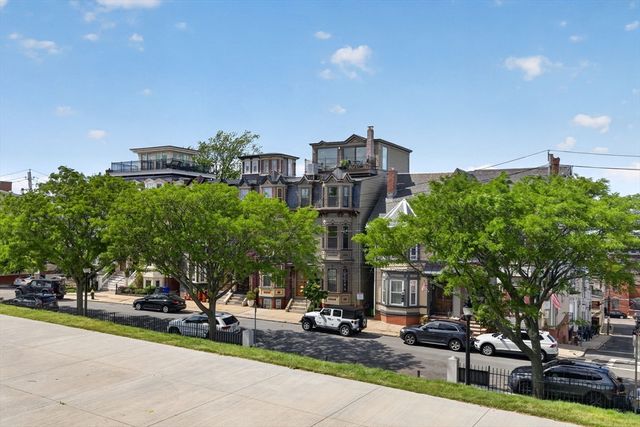 17 Thomas Park 2, Boston, MA 02127
