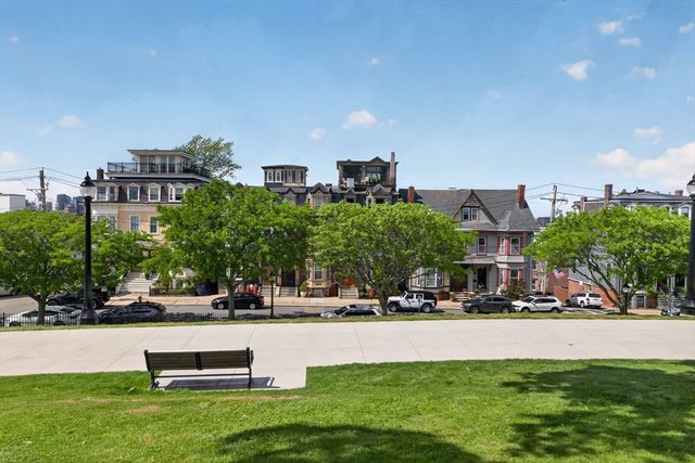 17 Thomas Park 2, Boston, MA 02127