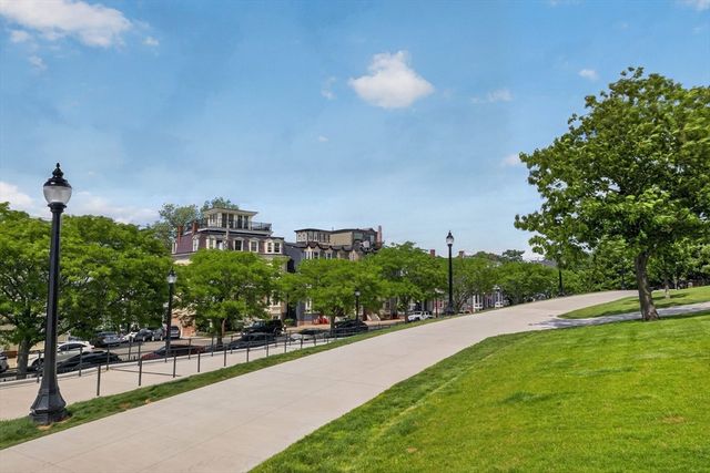 17 Thomas Park 2, Boston, MA 02127