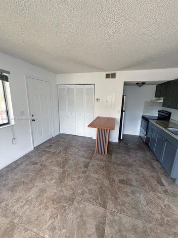 2070 NW 43rd Ter 6, Lauderhill, FL 33313