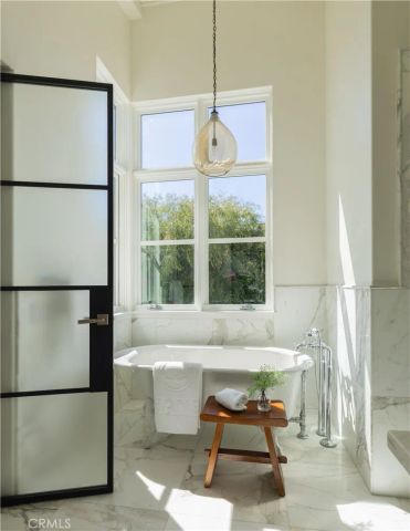 2217 Laurel Place, Newport Beach, CA 92663