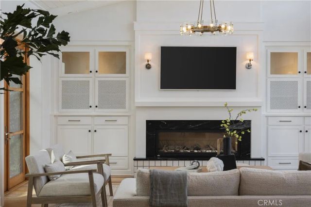 2217 Laurel Place, Newport Beach, CA 92663