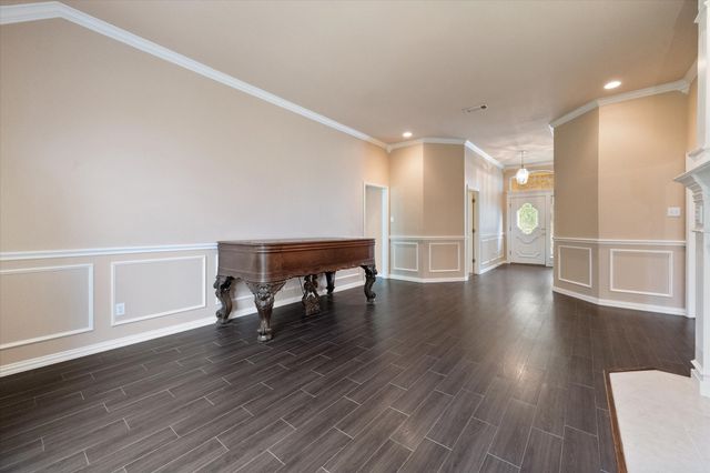 8904 Thornway Drive, North Richland Hills, TX 76182