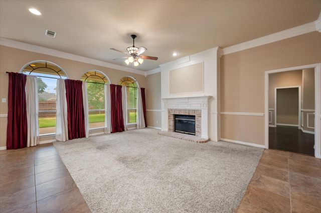 8904 Thornway Drive, North Richland Hills, TX 76182