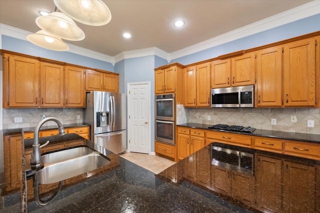 8904 Thornway Drive, North Richland Hills, TX 76182