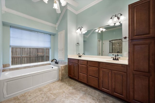 8904 Thornway Drive, North Richland Hills, TX 76182