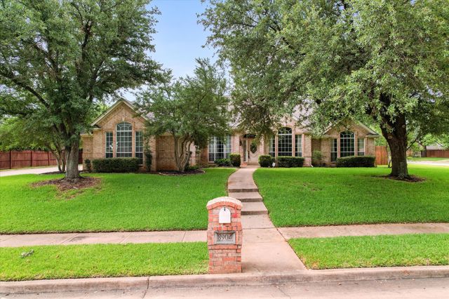 8904 Thornway Drive, North Richland Hills, TX 76182