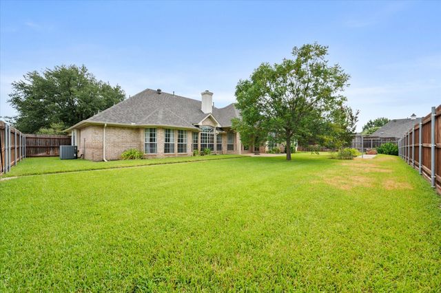 8904 Thornway Drive, North Richland Hills, TX 76182