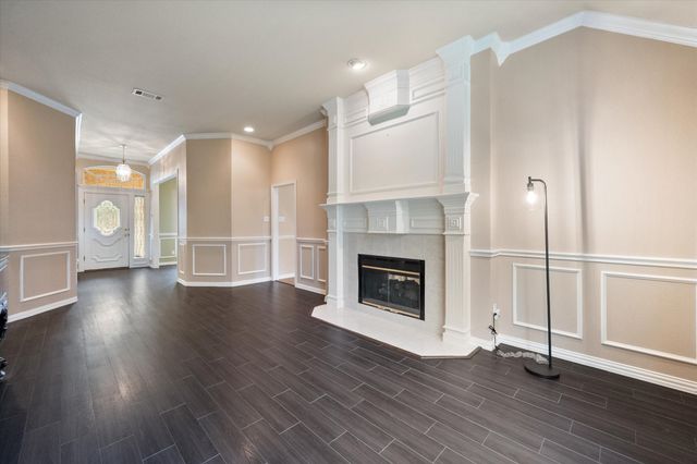 8904 Thornway Drive, North Richland Hills, TX 76182