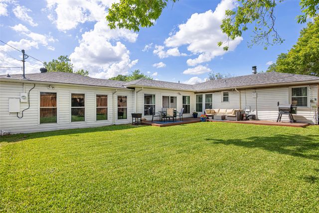 10146 Shadyview Drive, Dallas, TX 75238