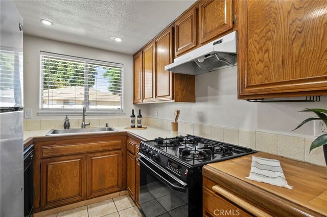 3125 N White Avenue 4, La Verne, CA 91750