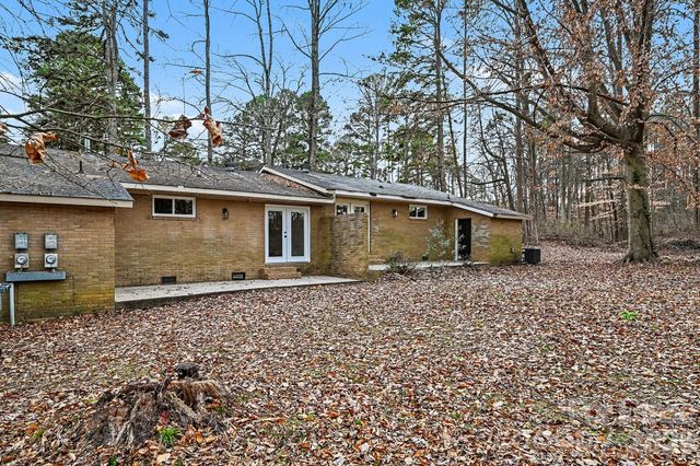 5003 Lakecrest Drive, Charlotte, NC 28215