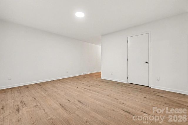 5003 Lakecrest Drive, Charlotte, NC 28215