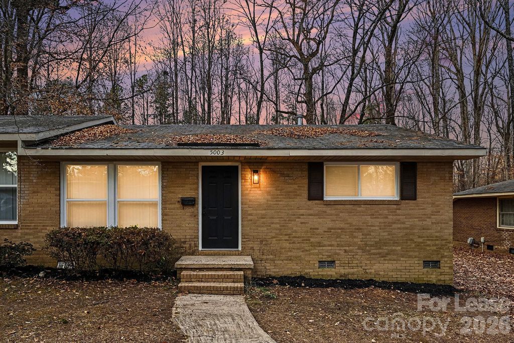 5003 Lakecrest Drive, Charlotte, NC 28215