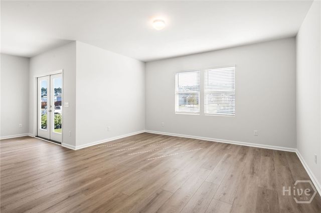 260 Crosstown Avenue, Richmond Hill, GA 31324