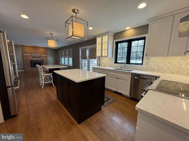 1219 SANDPIPER DR, State College, PA 16801