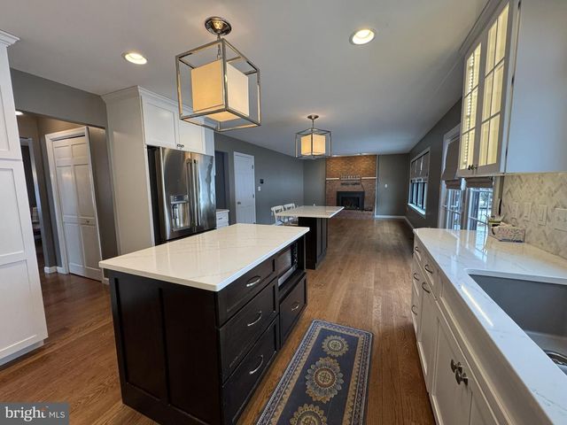 1219 SANDPIPER DR, State College, PA 16801