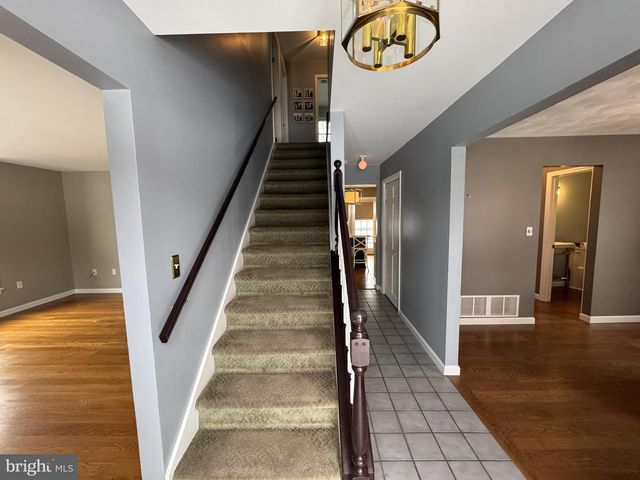 1219 SANDPIPER DR, State College, PA 16801