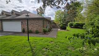 2708 Shakespeare Lane 2708, Avon, OH 44011