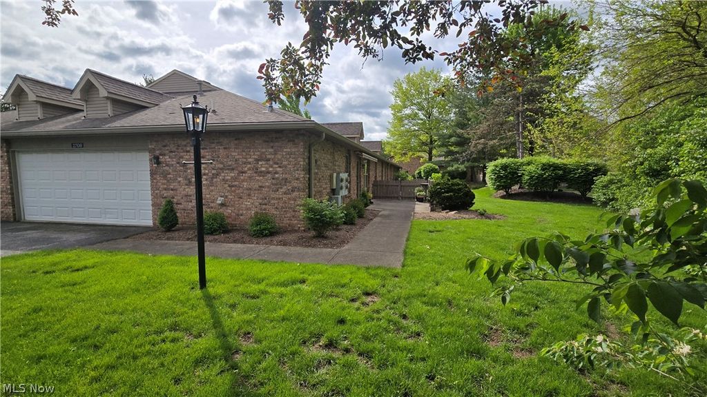 2708 Shakespeare Lane 2708, Avon, OH 44011