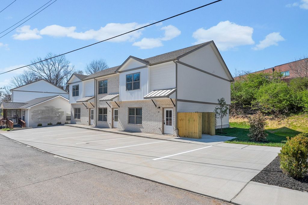 320 S 7th St Unit C, Clarksville, TN 37040