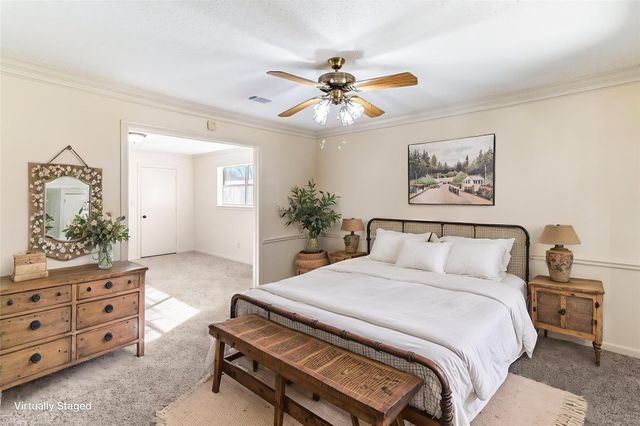 102 Paradise Valley Drive, West Columbia, TX 77486