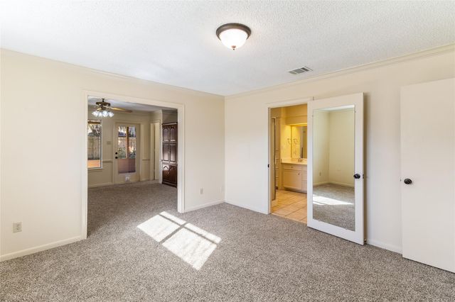 102 Paradise Valley Drive, West Columbia, TX 77486