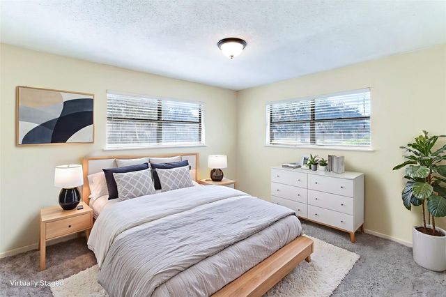 102 Paradise Valley Drive, West Columbia, TX 77486