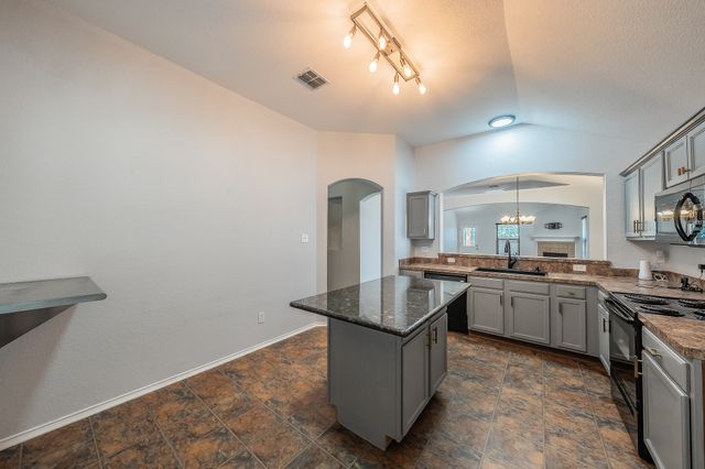 10100 Cougar Trail, Fort Worth, TX 76108