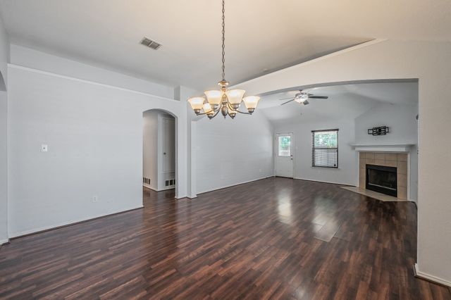 10100 Cougar Trail, Fort Worth, TX 76108