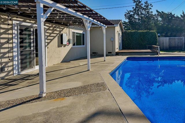 1687 Westwood Dr, Concord, CA 94521